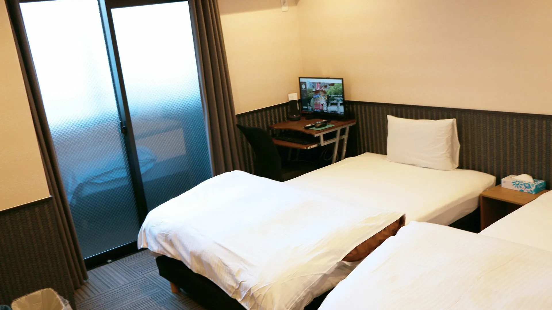 Oyo Japan Hotels Gojo-Muromachi Kyoto